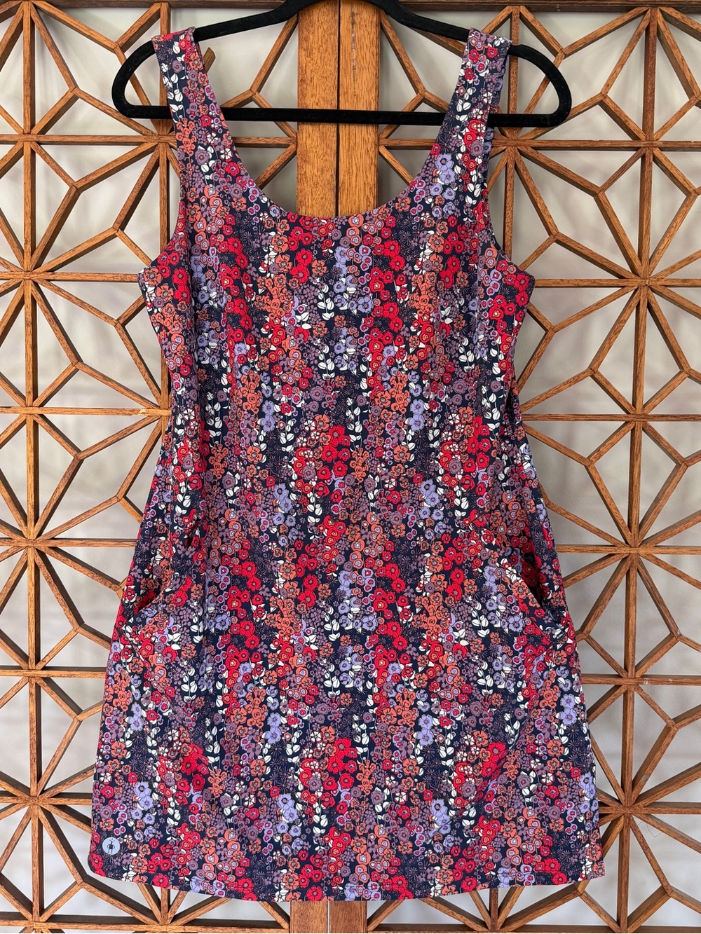 Smartwool Red Floral Meadow Scoopneck Dress Small Outdoor Hiking lightweight